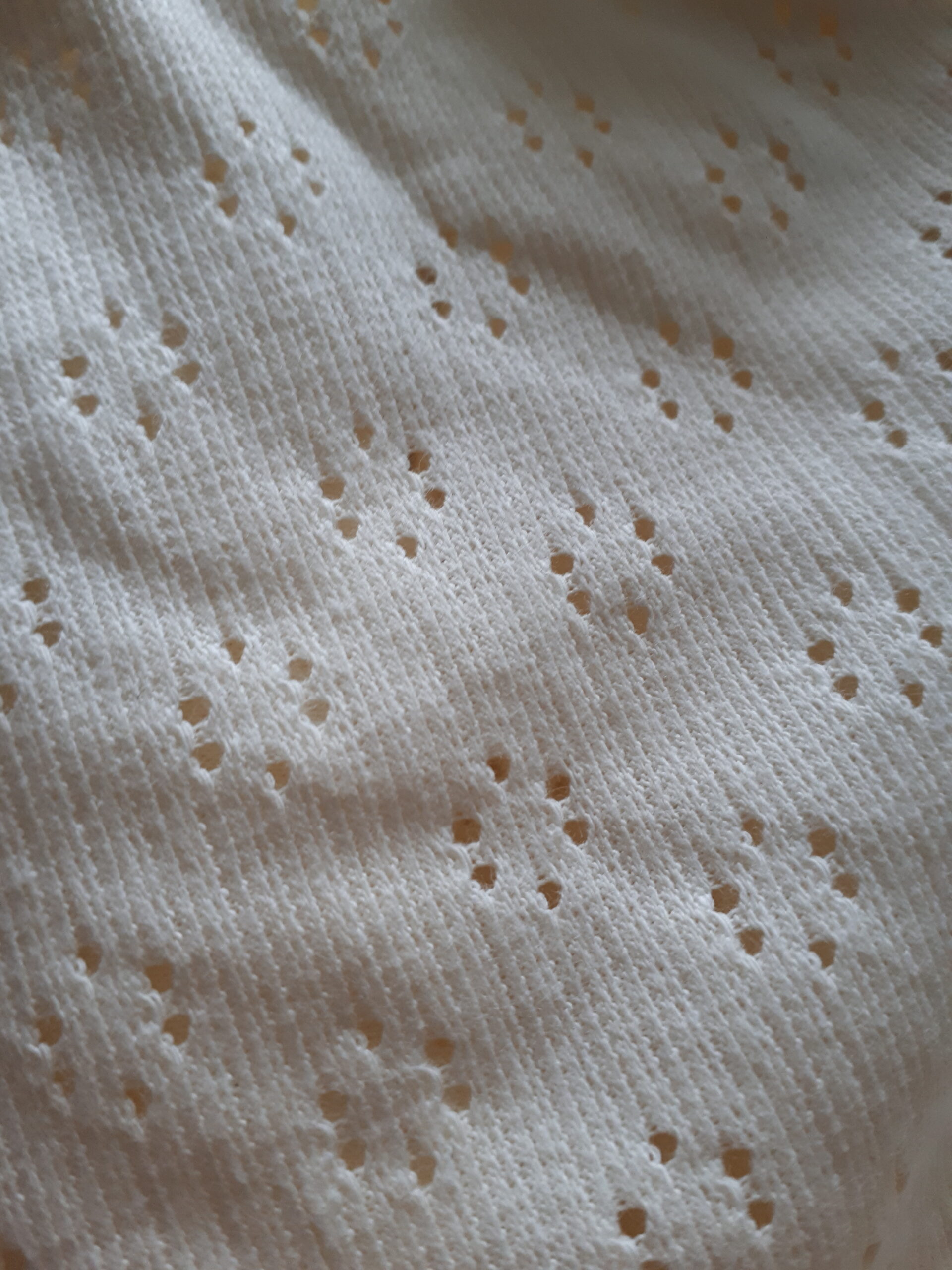 Jersey ażurowy budyniowy - obrazek 3