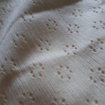 Jersey ażurowy budyniowy