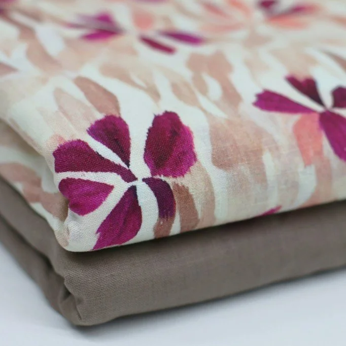 tkanina lniana w kwiaty fuksja